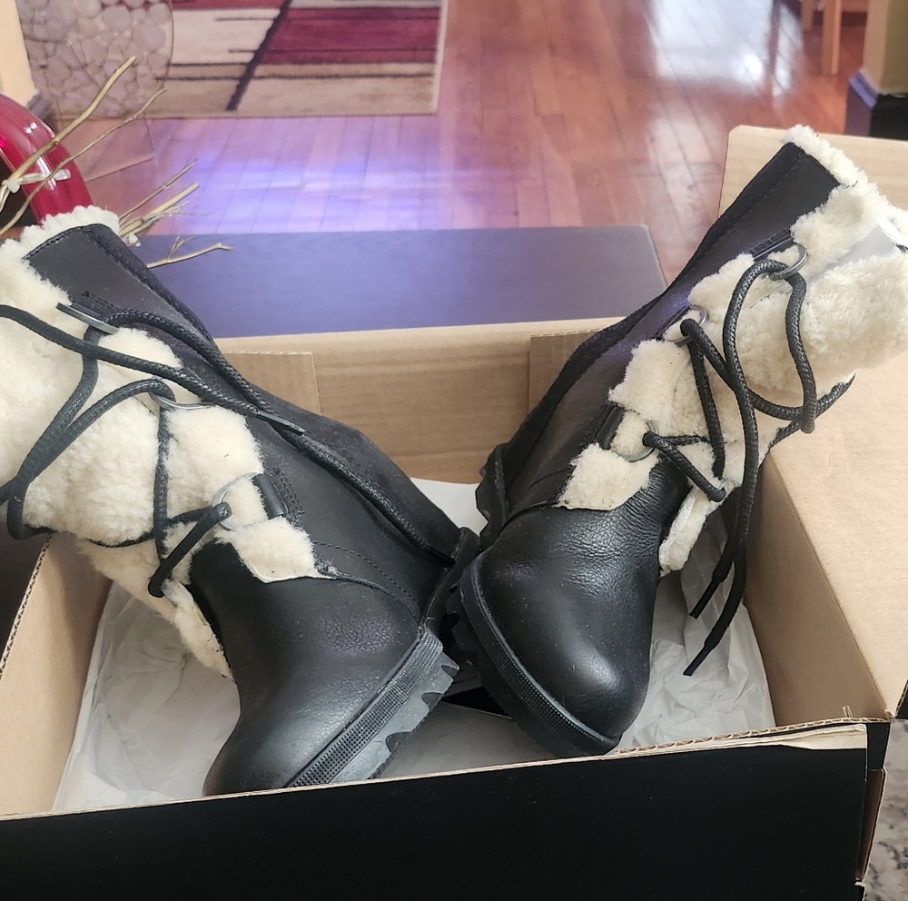Women's Black and Cream Shearling Boots